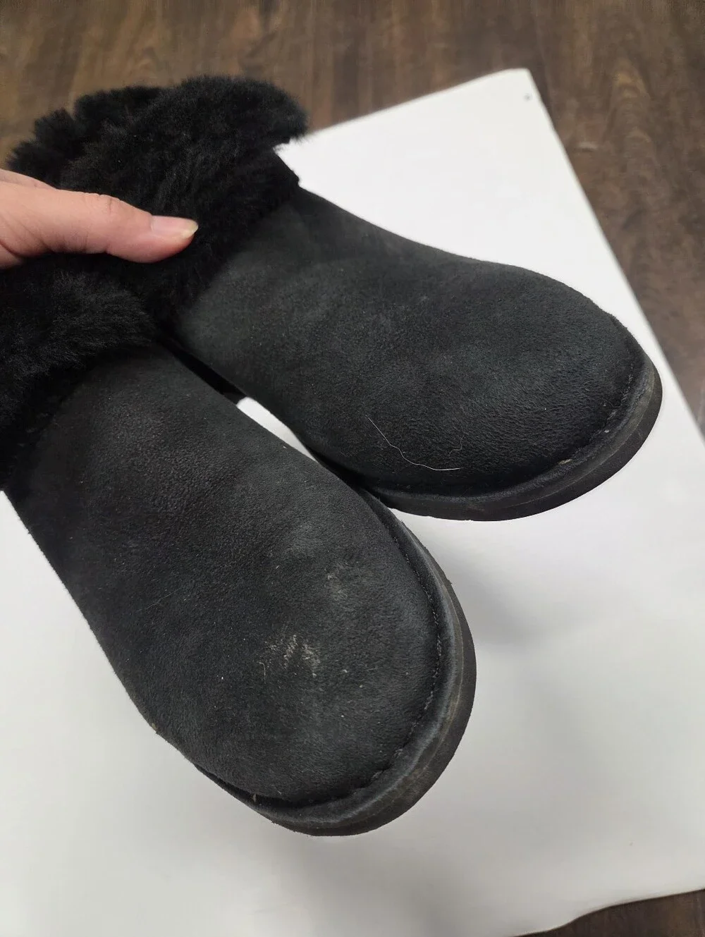 UGG Mckay Black Suede Sheepskin Ankle Boots Booties Size US 9 Women